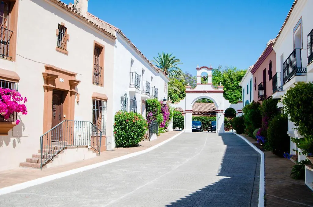 Villas At Pueblo Guadalmina マルベーリャ 0*,