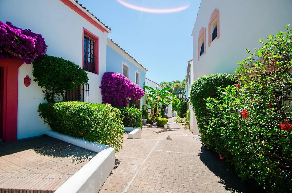 Villas At Pueblo Guadalmina マルベーリャ